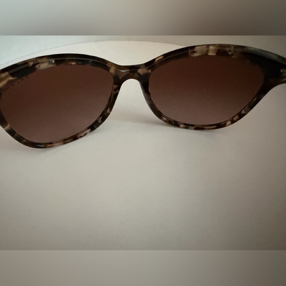 Stylish Tortoise Shell Sunglasses by Ralph Lauren - Picture 5 of 8